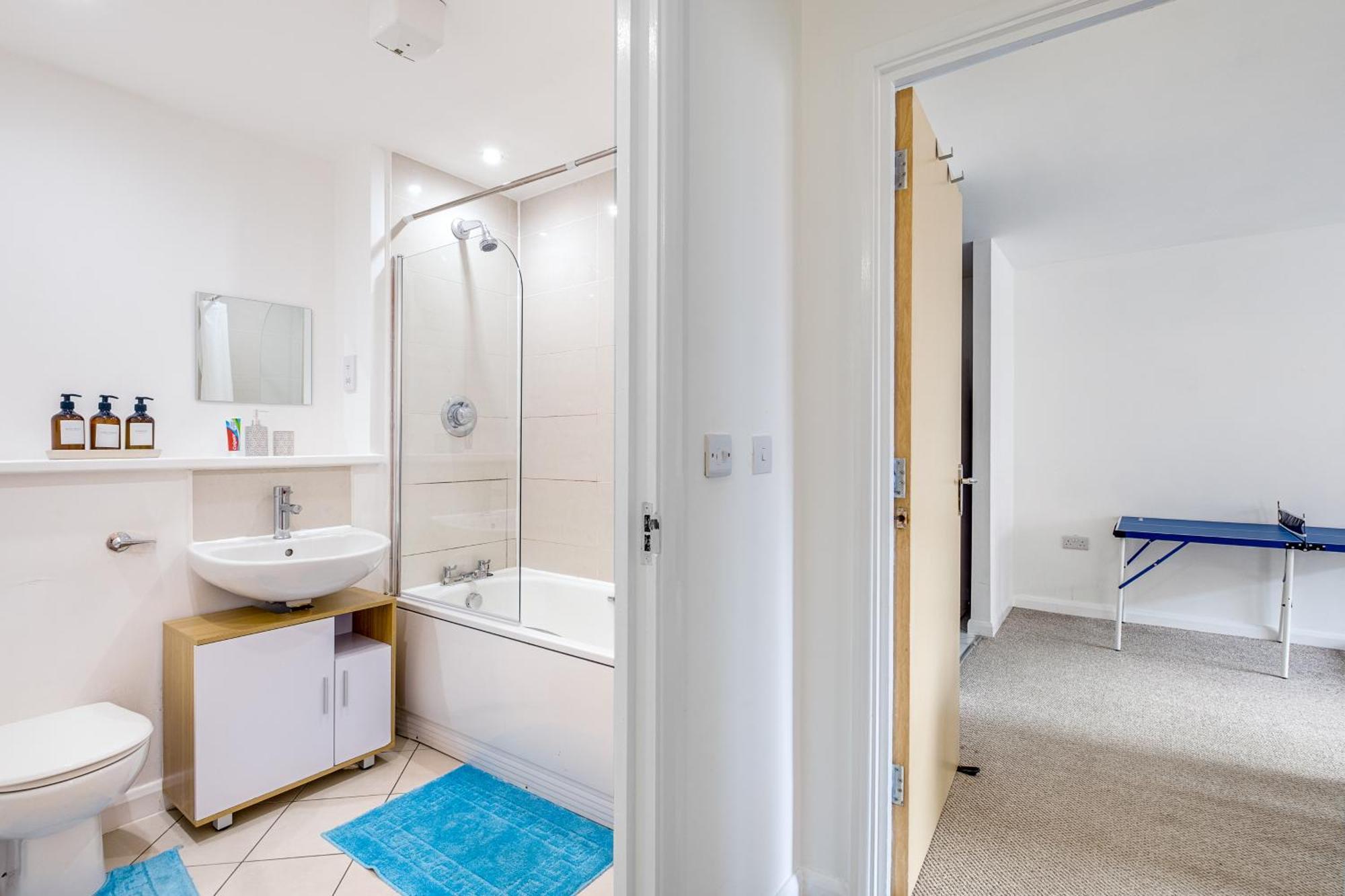 Central Suite Near Mailbox, King Bed, Ping Pong, Netflix, Sleeps 4 Birmingham Zewnętrze zdjęcie